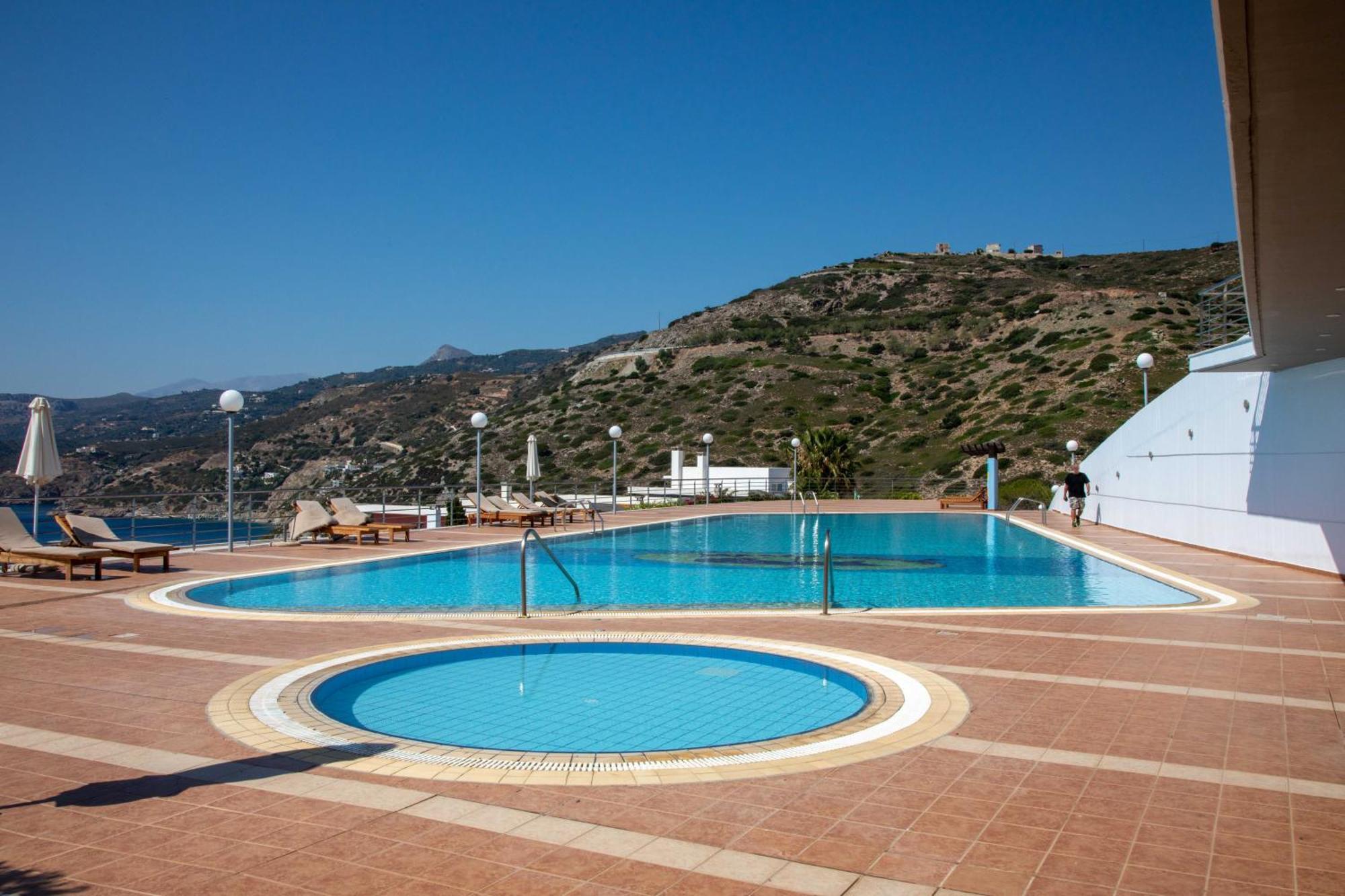 Lux House In A Private Area Apartment Heraklion  ภายนอก รูปภาพ